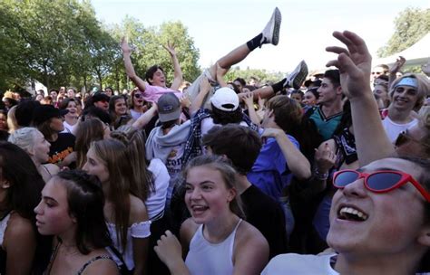 nude crowd surfing